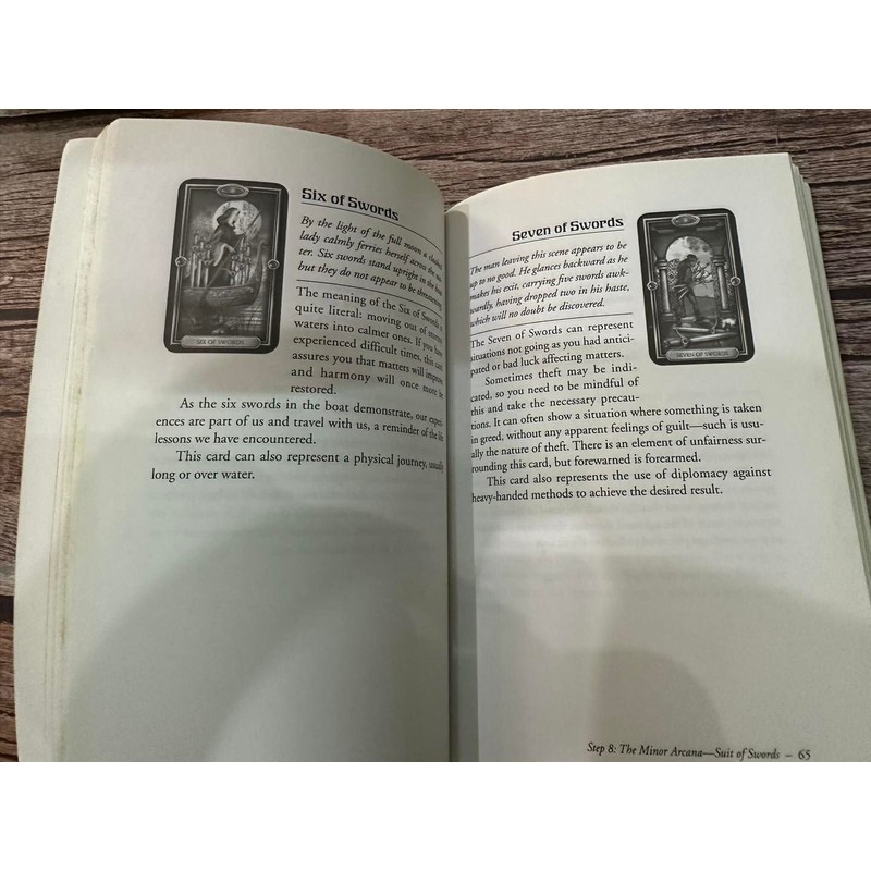 Sách ngoại văn tiếng Anh - Easy Tarot Handbook 95243