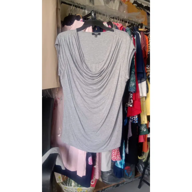 Áo thun cỗ đỗ size XL 997382