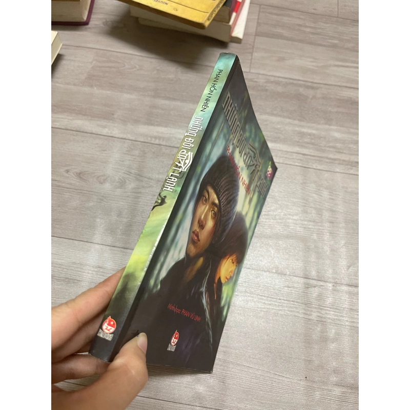 Những đôi mắt Lạnh 334249