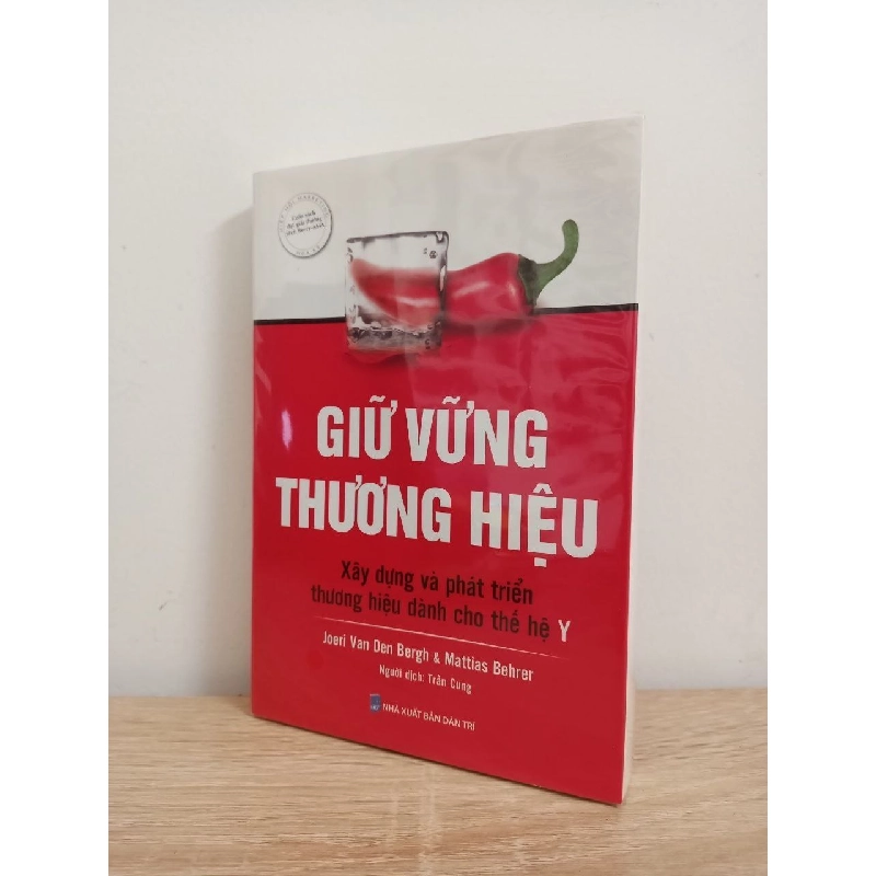 Giữ Vững Thương Hiệu - Joeri van den Bergh, Mattias Behrer New 100% HCM.ASB0707 911975