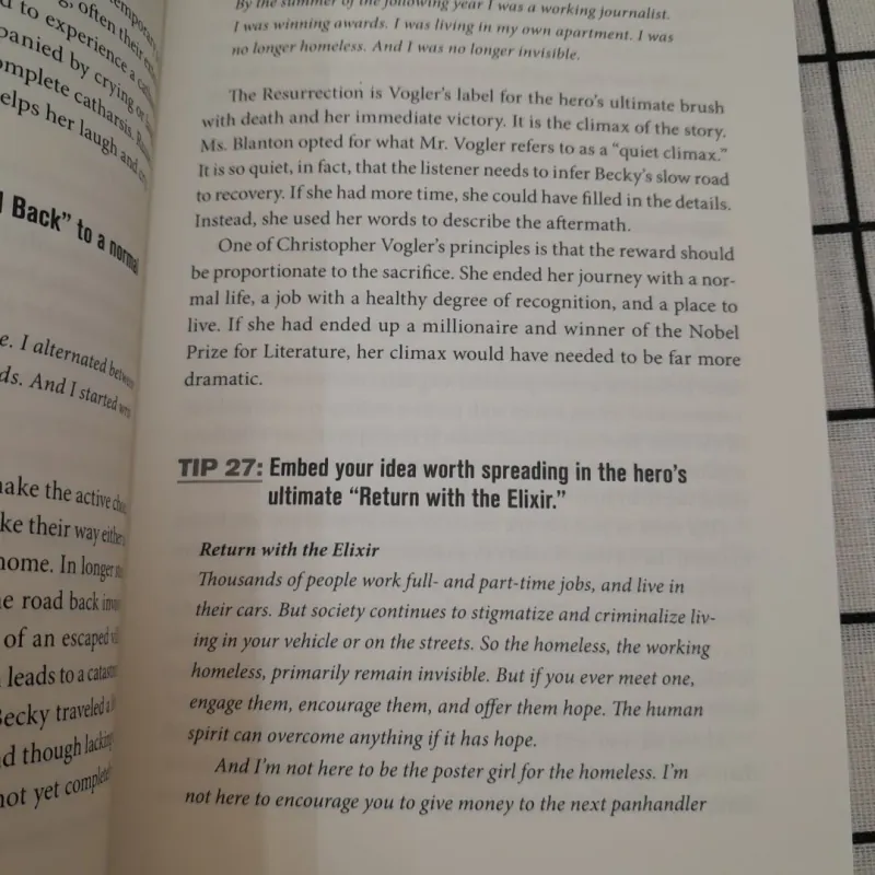 Sách ngoại văn Anh- HOW TO DELIVER A TED TALK- Tg. Jeremey Donovan.  934153