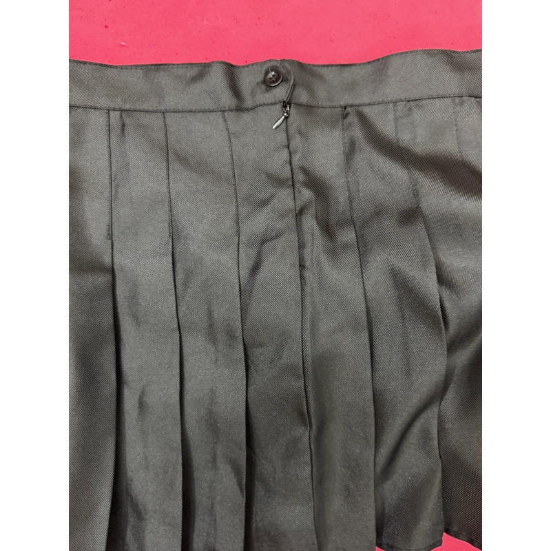 Chân vây xếp ly kiểu màu đen size L chưa sử dụng, đã cắt mác 541370