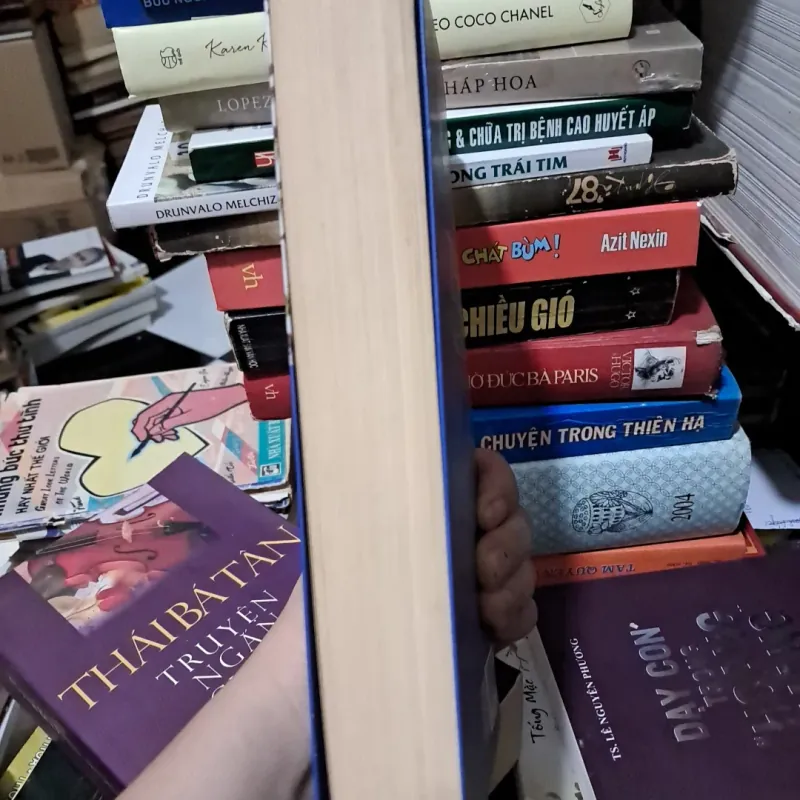 Sách có chữ ký tác giả ,chất giấy nhẹ in năm 2014 993855