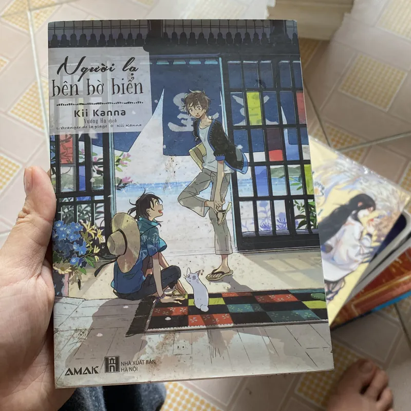 Người lạ bên bờ biển  711989