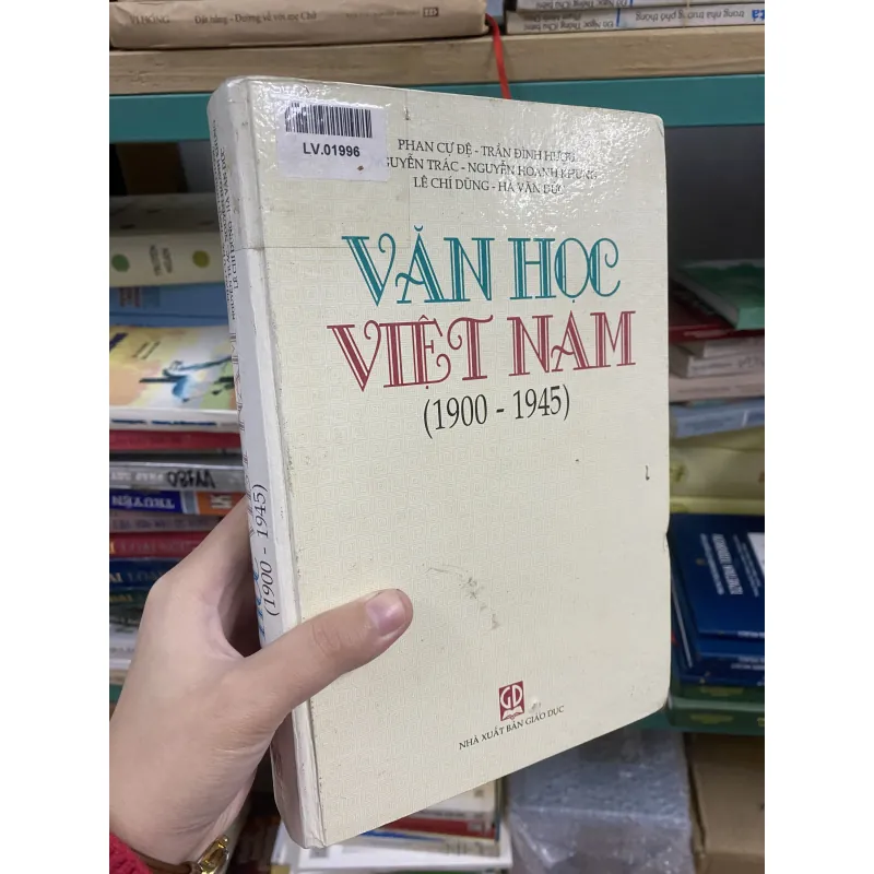 Văn Học Việt Nam 1900-1945  752821