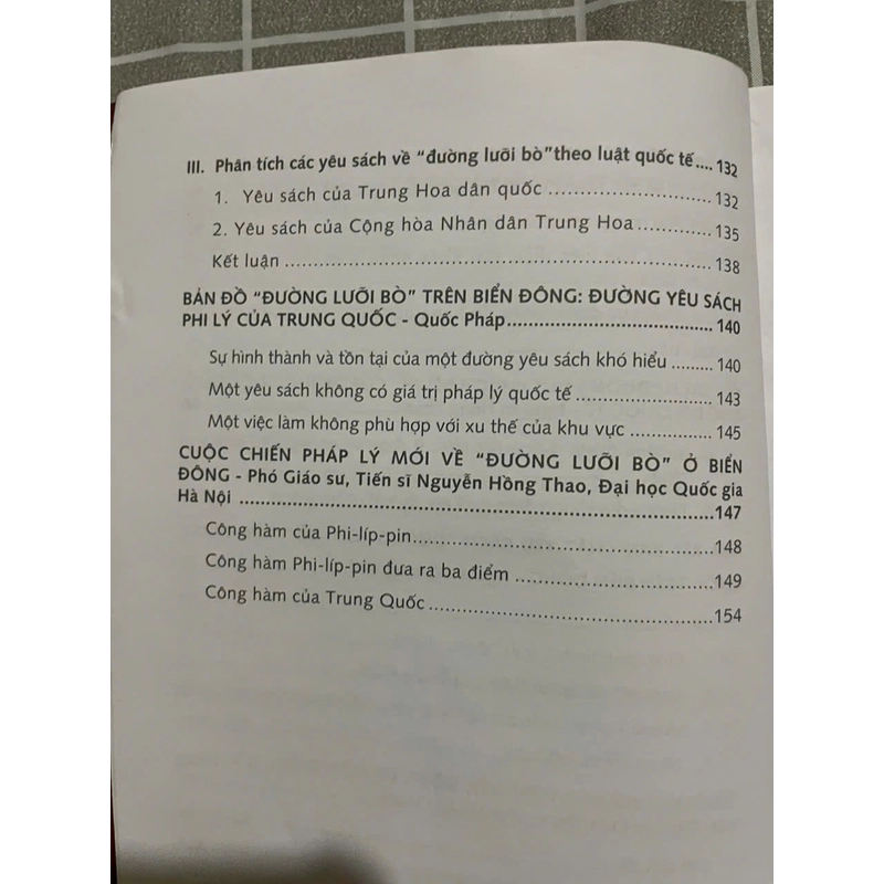 Đường lưỡi bò , một yêu sách phi lý - Sách về Biển Đông 456015