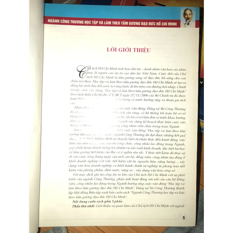 Ngành công thương học tập và làm theo tấm gương đạo đức Hồ Chí Minh  689872