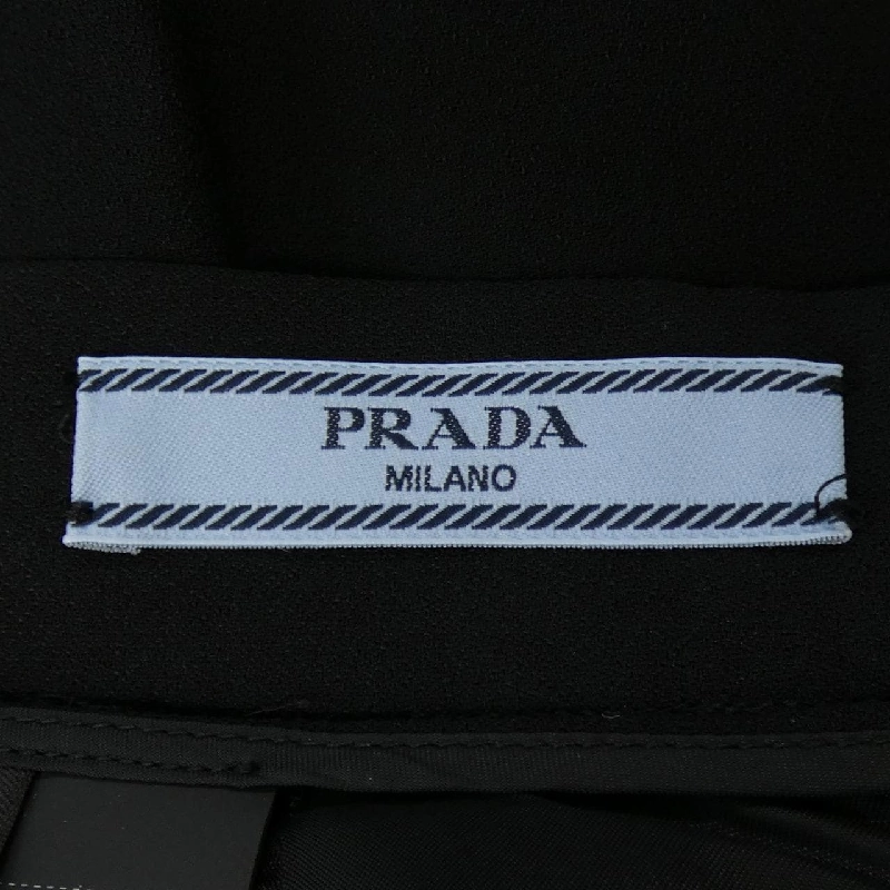 Chân váy PRADA P137 S192 - Hàng hiệu Authentic 812811