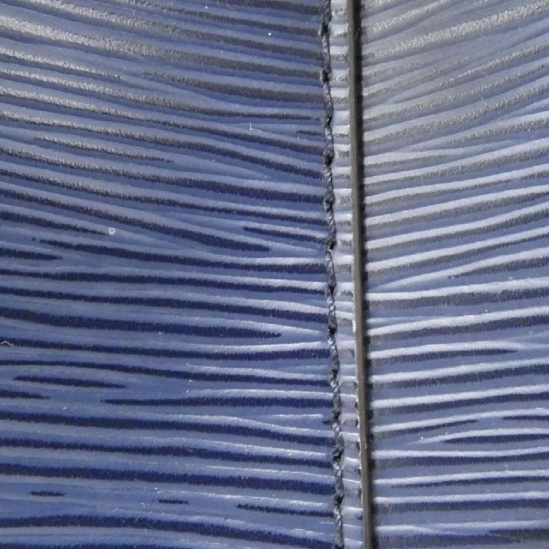 Túi xách vai Louis Vuitton Epi Neo Noe BB M53610 608811