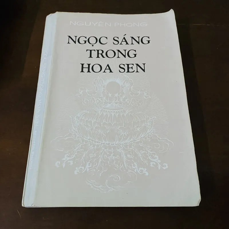 Ngọc sáng trong hoa sen - Nguyên Phong  695942