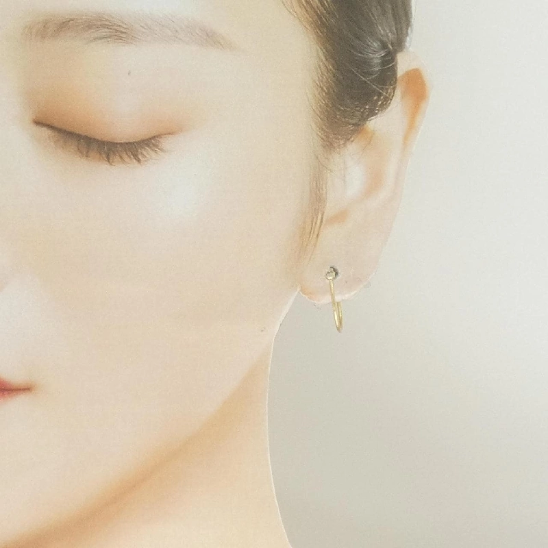 K18YG/K18WG Bông tai kim cương dạng vòng 0.04CT - Hàng hiệu Chính hãng 864430