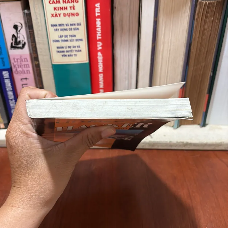 II Sách Công Nghệ: Hacker _ Tội Phạm Máy Tính - LOUIS CHARBONNEAU - 2004 778728