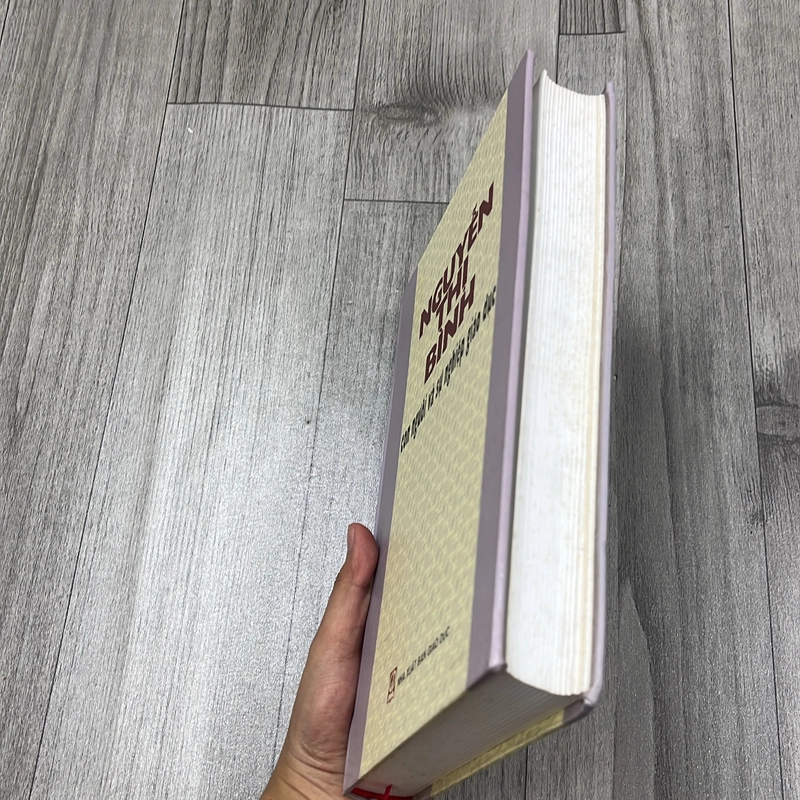 Nguyễn thị bình con người và sự nghiệp giáo dục. 4a1 544925