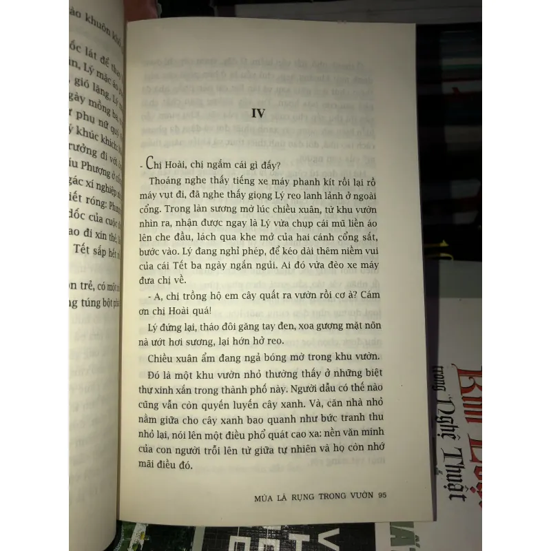 Mùa lá rụng trong vườn - Ma Văn Kháng 1001835