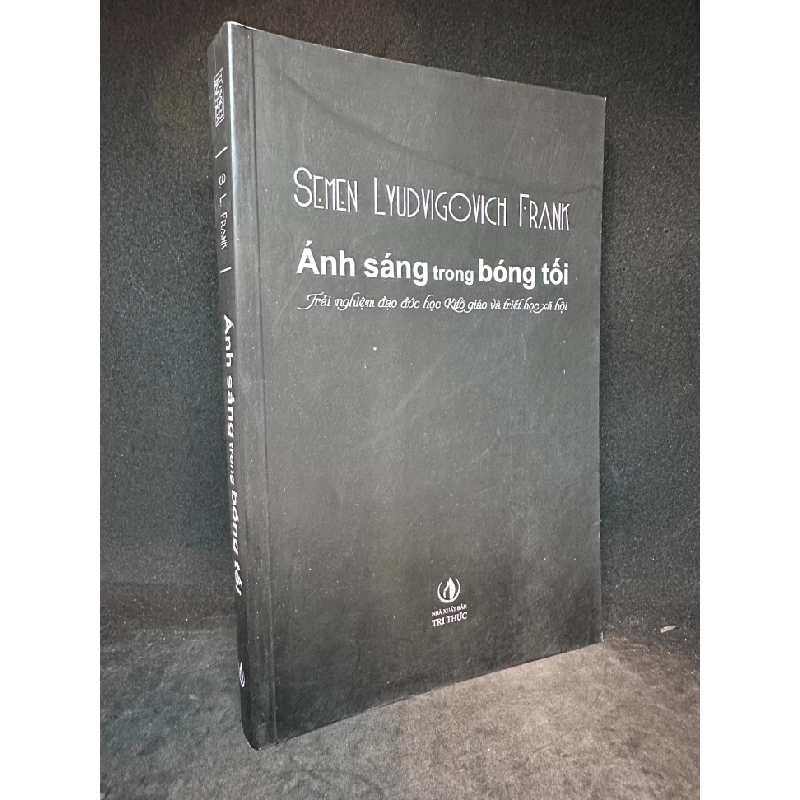 Ánh sáng trong bóng tối Mới 90% SBM1502 450585