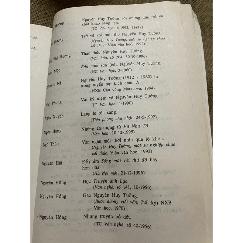 Nguyễn Huy Tưởng : Tác gia và tác phẩm; sách khổ lớn ; 2007 451963