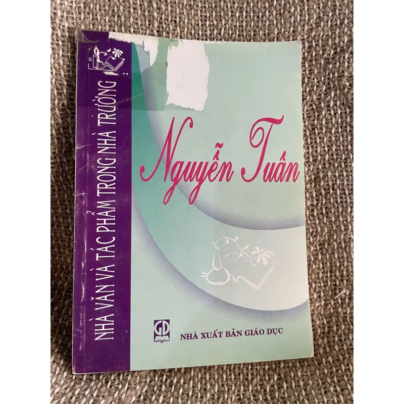 Nguyễn Tuân  1026252