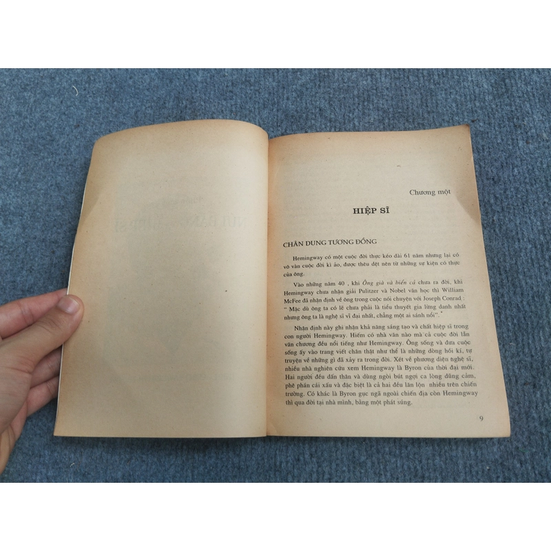 ERNEST HEMINGWAY NÚI BĂNG VÀ HIỆP SĨ - LÊ HUY BẮC 472257