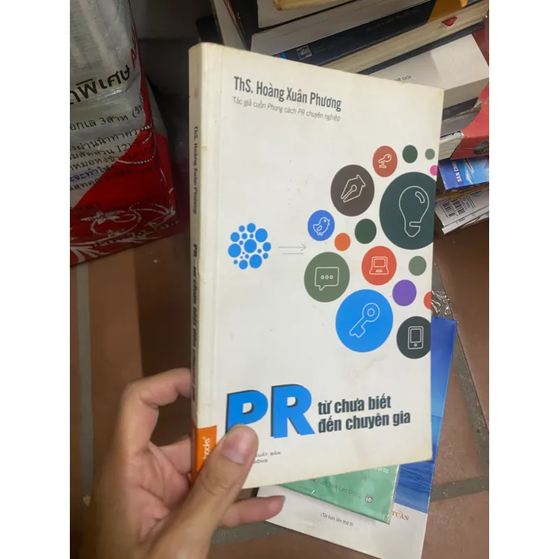 Sách pr từ chưa biết đến chuyên gia 307880