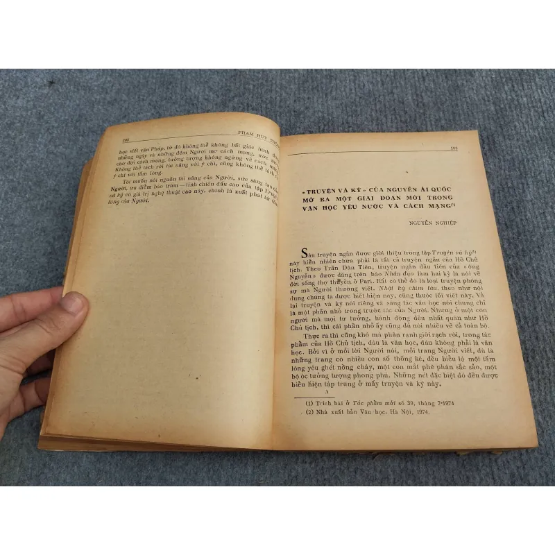 NGHIÊN CỨU HỌC TẬP THƠ VĂN HỒ CHÍ MINH 991040