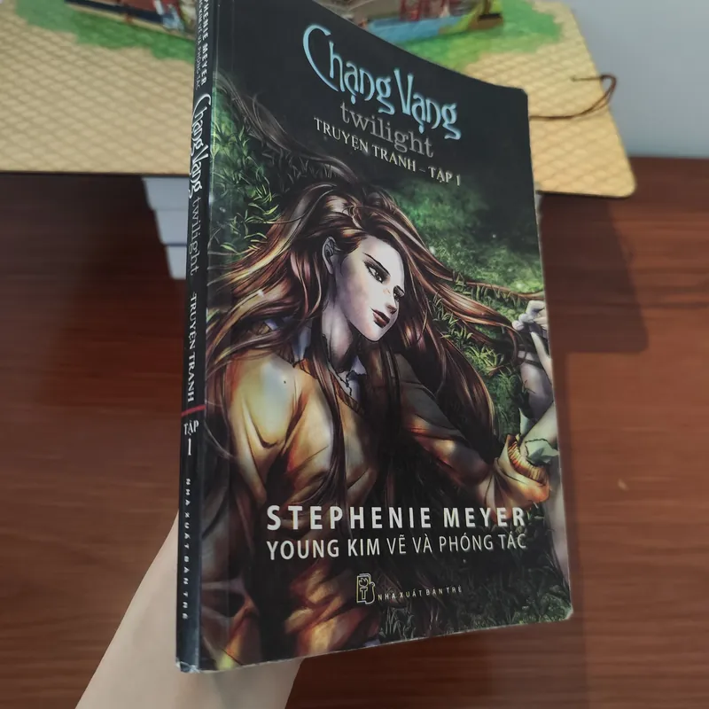 Chạng Vạng (Twilight) của Stephenie Meyer.  572692