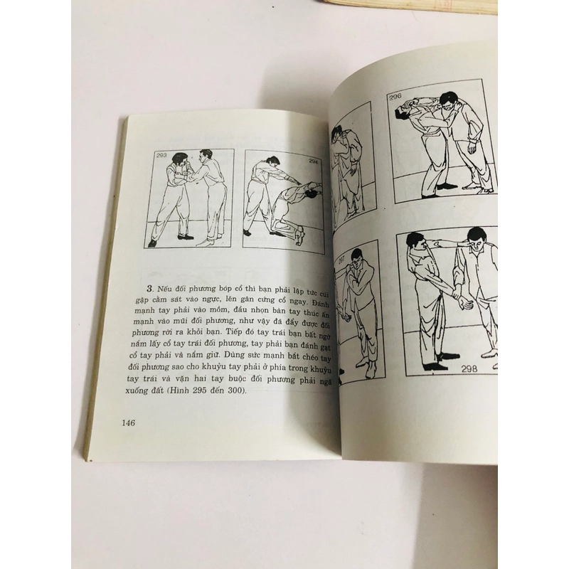 500 THẾ VÕ TỰ VỆ  - 214 trang, nxb: 2011 542139