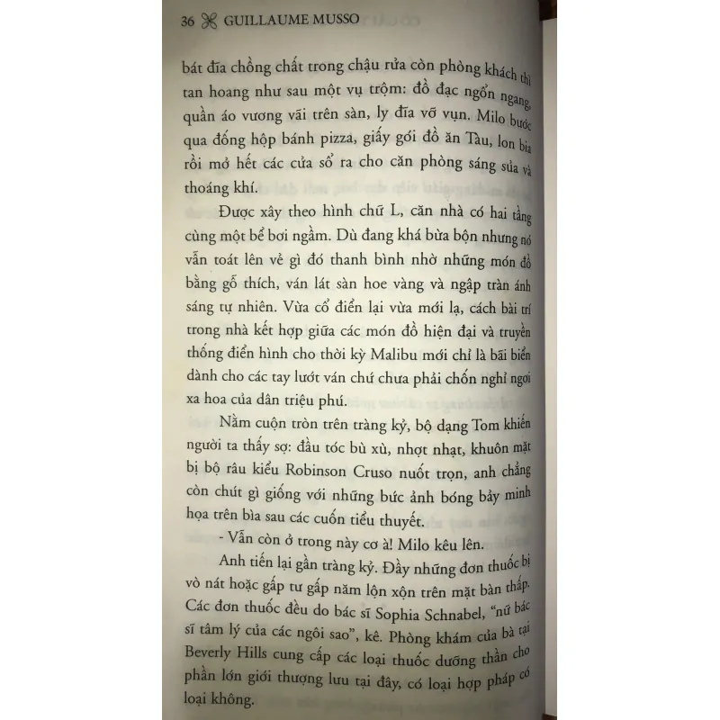 Cô Gái Trong Trang Sách 752124