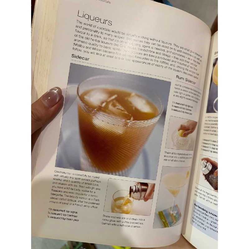 The bartender's companion to 750 cocktails - Stuart Walton 927629