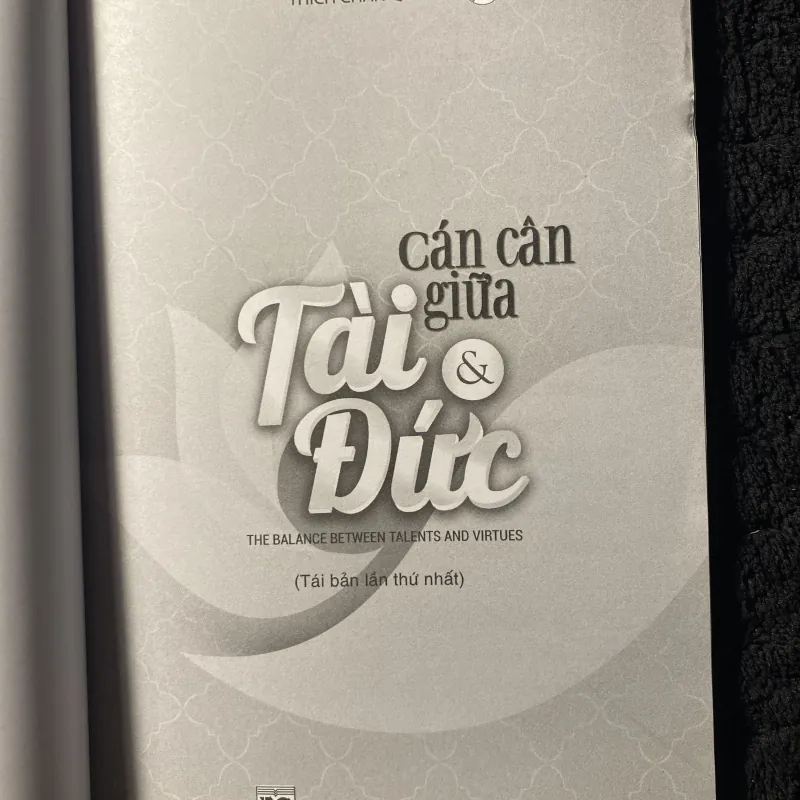 Cán cân giữa Tài và Đức- Thích Chân Quang 1044408