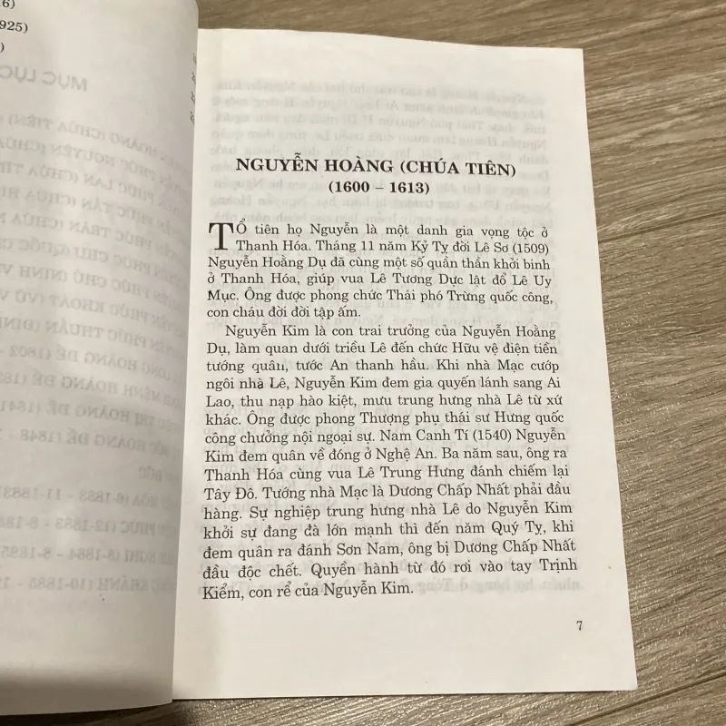 CÁC ĐỜI VUA CHÚA NHÀ NGUYỄN - CHÍN CHÚA, MƯỜI BA VUA (XB 2006) 749340