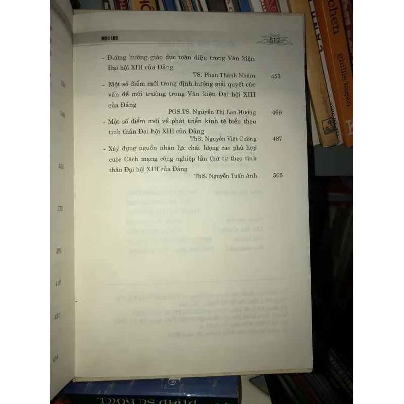 Những vấn đề lý luận và thực tiễn mới trong văn kiện đại hội XIll của Đảng  730994