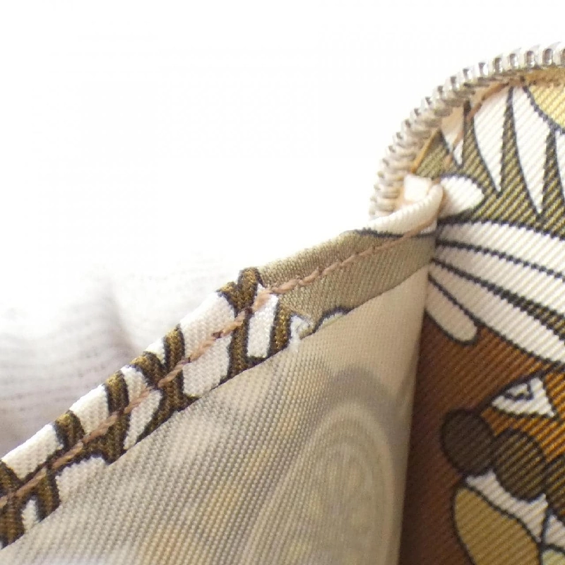 HERMES LA PATISSERIE FRANCAISE Silk Import Monet 083330CK Ví tiền 621724