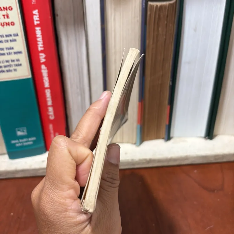 II Kịch Bản: Vai Người Khác Đóng - XécGây MiKhanCốp - 1984 751271