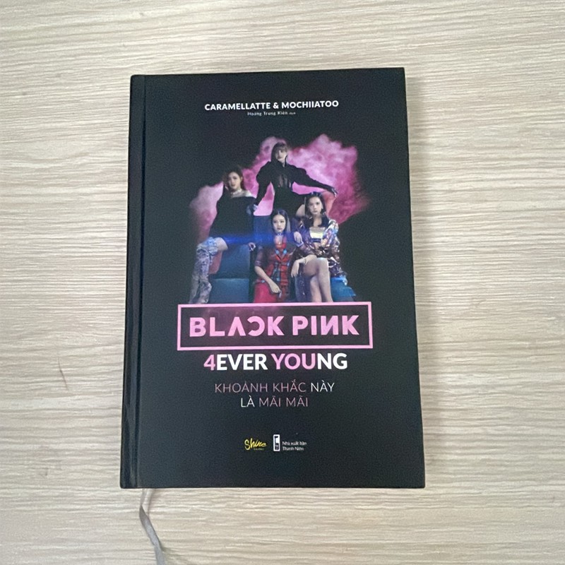 BLACKPINK 4 EVER YOUNG (bìa cứng sách màu) 159560