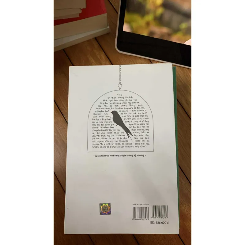 Tôi biết tại sao chim trong lòng vẫn hót 753022