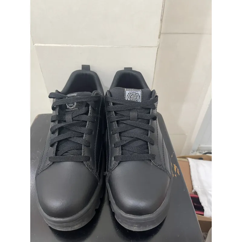 Giày Skechers màu đen - còn mới 698695