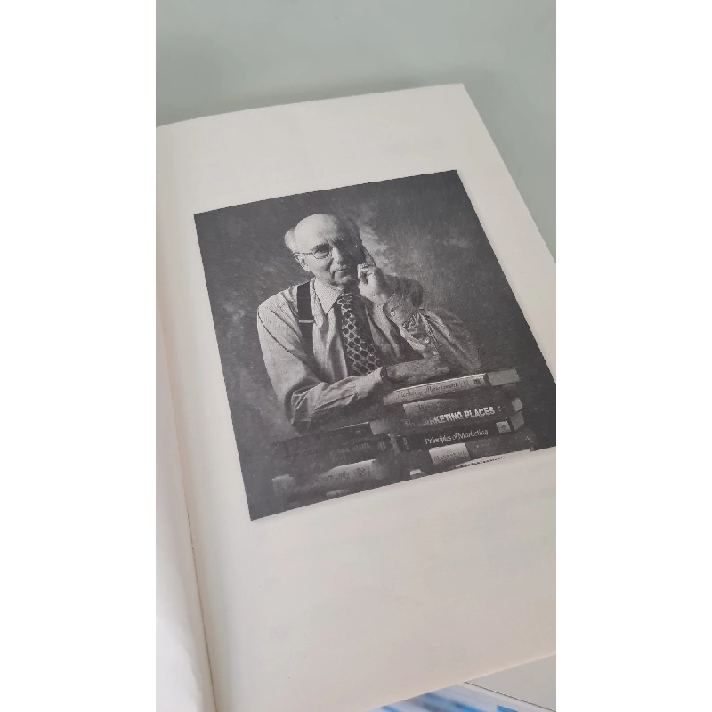 Phiêu lưu trong thế giới Marketing - Philip Kotler-sách lưu kho mới 90% 407690