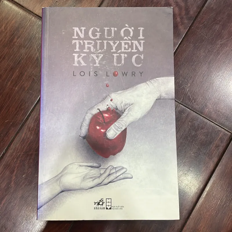Người truyền ký ức - Lois Lowry - sách VĂN HỌC KINH ĐIỂN  1034673