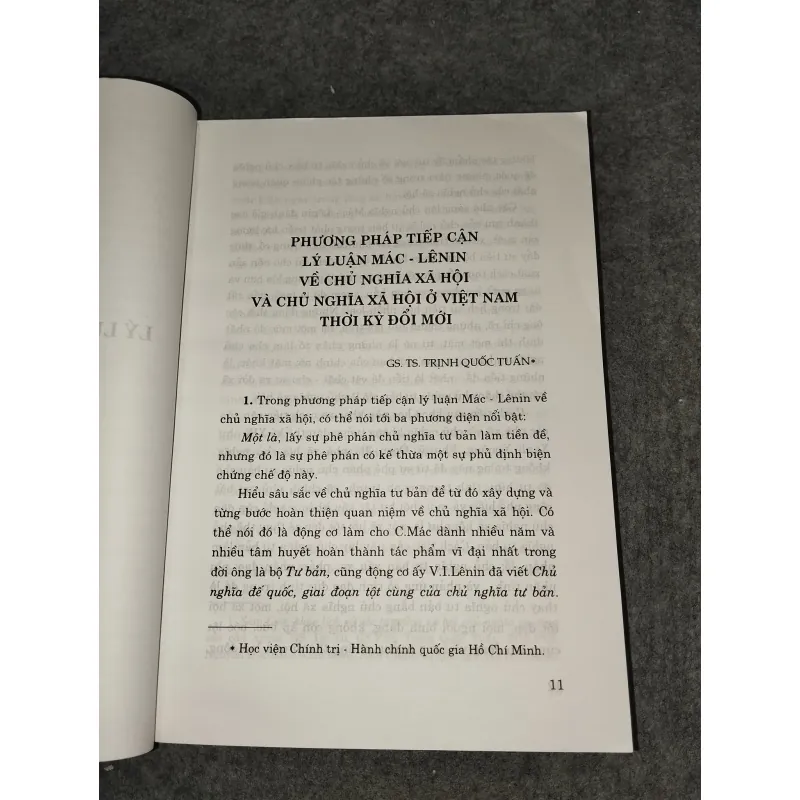 KIÊN ĐỊNH MỤC TIÊU VÀ CON ĐƯỜNG ĐI LÊN CHỦ NGHĨA XÃ HỘI Ở NƯỚC TA 701107