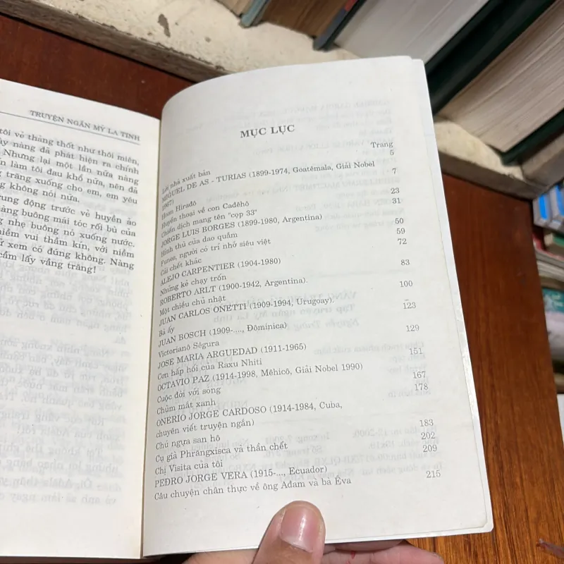 II Tập Truyện Ngắn Châu Mỹ La Tinh: Vầng Trăng Cầu Vồng - Nguyễn Trung Đức (Dịch) - 2001 786571