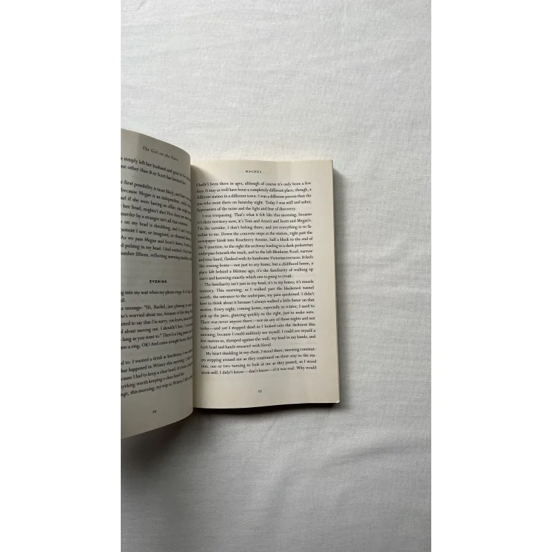 The Girl on the Train - Paula Hawkins 992860