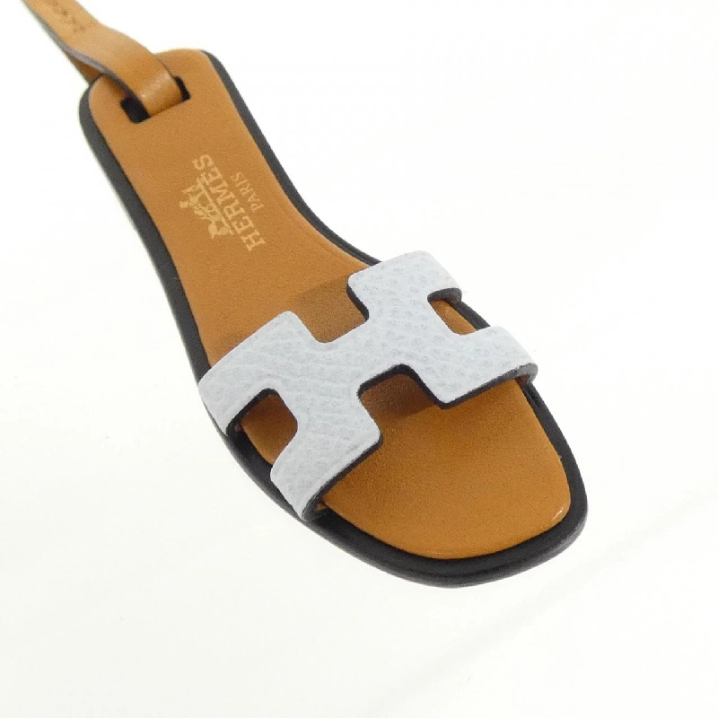 Túi charm nhỏ Hermès Oran Nano 080148CA 624588