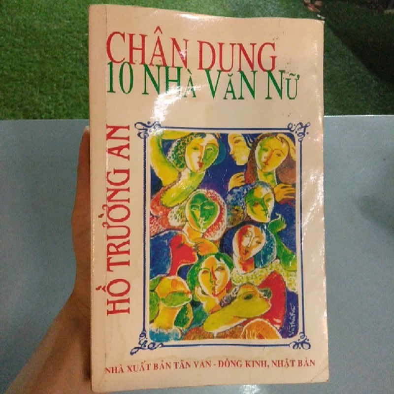 CHÂN DUNG 10 NHÀ VĂN NỮ 223772