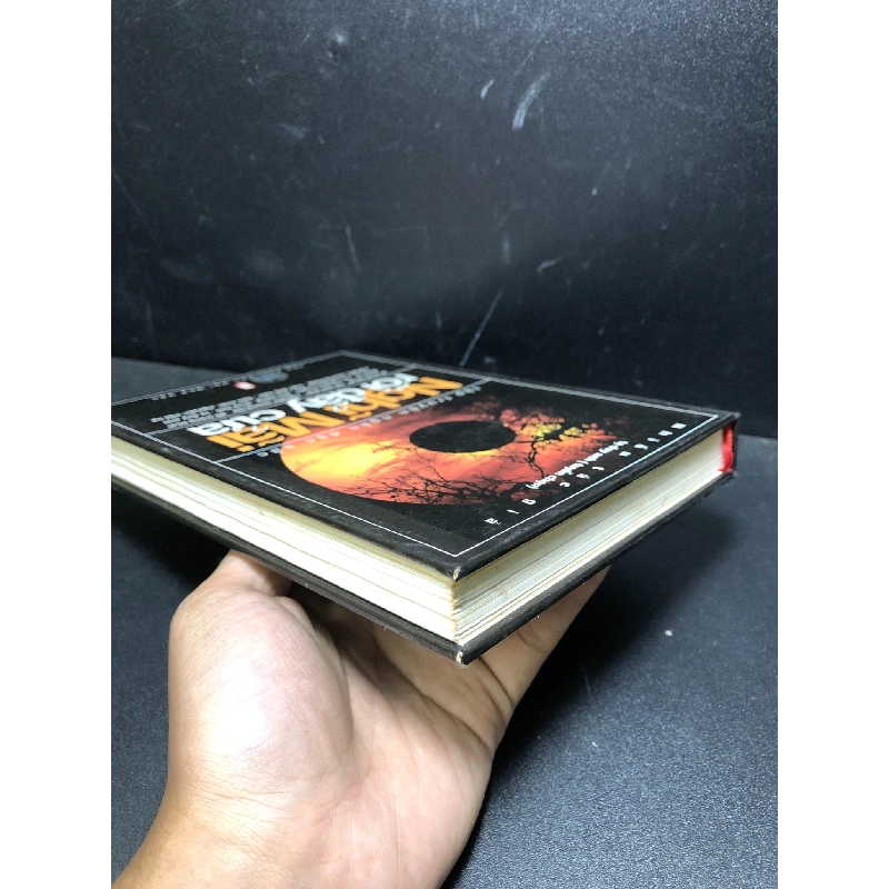 Nghĩ mãi rồi đẩy cửa mới 80% ố , bìa cứng (văn học) HCM3012 913048