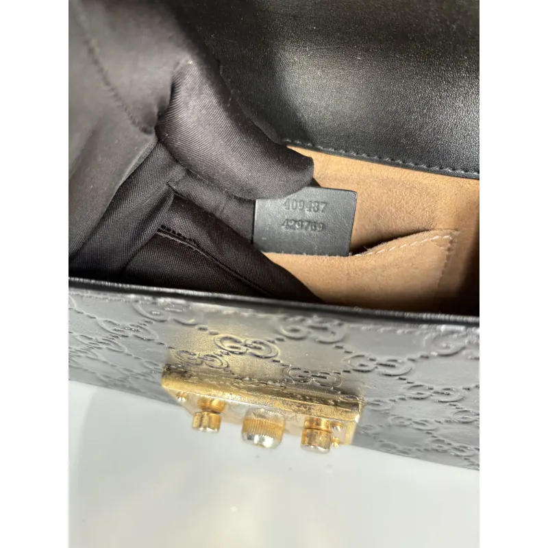 ĐẲNG CẤP KHÔNG THỜI GIAN: GUCCI PADLOCK Mini . 976855