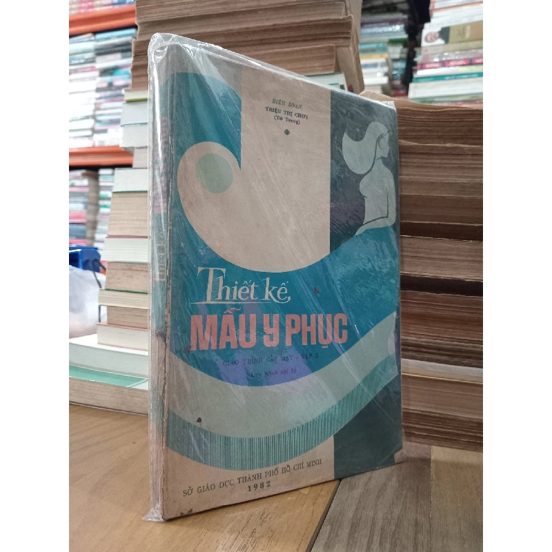 Thiết kế mẫu y phục - Triệu Thị Chơi 785748