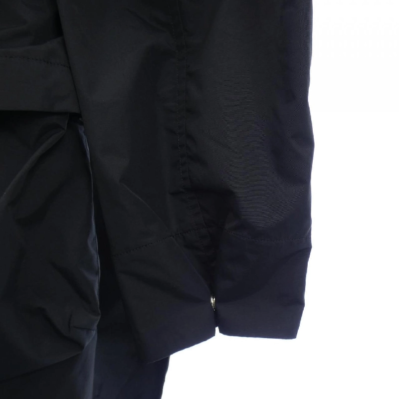 Áo khoác UNDECORATEO - Hàng hiệu Authentic 903535