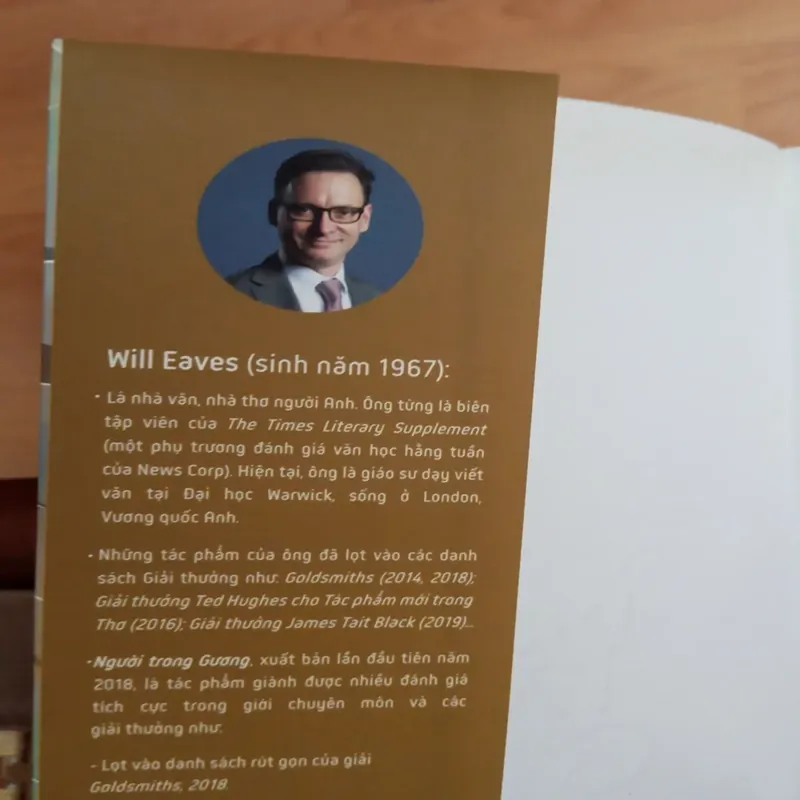 Tiểu thuyết Người trong gương Will Eaves 572266