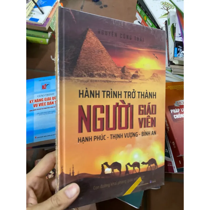 Sách hành trình trở thành người giáo viên hạnh phúc thịnh vượng bình an 308301