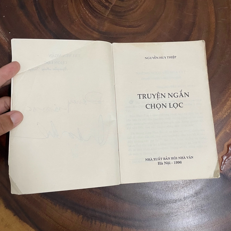 II Tựa sách: Nguyễn Huy Thiệp (Truyện Ngắn Chọn Lọc) - 1996 442497